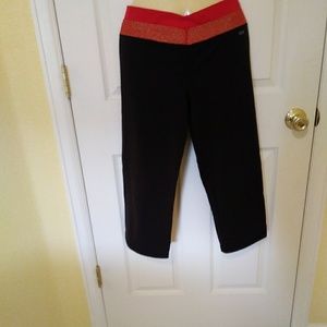 VICTORIA'S SECRET SEXY SPORT CAPRI